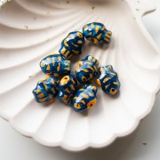 Perlina pesce in ceramica 18x14 mm - Blu scuro - Arancione x1