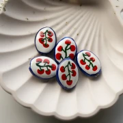 Perla ovale in ceramica 22x16,5 mm - Motivo pomodoro - Bianco - Rosso - Blu x1