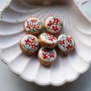Perla rotonda appiattita in ceramica da 20 mm - fiori - Bianco - Rosso x1