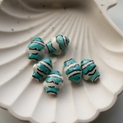 13x17,5 mm Pesce pagliaccio in ceramica - Turchese - Bianco x1