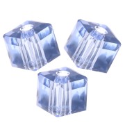 Swarovski 5601 4 mm Light Sapphire cubi x8
