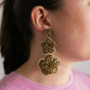 Orecchini pendenti a forma di fiore 91x43 mm con perle ricamate - Bronzo x2