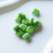 Perla quadrata in ceramica da 10 mm - Verde chiaro x1