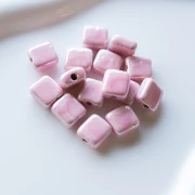 Perla quadrata in ceramica da 10 mm - Baby Pink x1