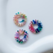 Pendente a forma di margherita da 20 mm in acetato - Tartaruga - Blu - Rosa - Verde perlato x1
