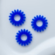 Pendente a forma di margherita da 20 mm in acrilico trasparente - Blu reale x1