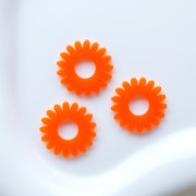 Pendente a forma di margherita da 20 mm in acrilico traslucido - Arancione x1
