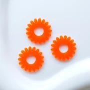 Pendente a forma di margherita da 20 mm in acrilico traslucido - Arancione x1