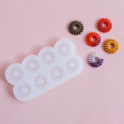 Stampo in silicone Gea Creations per realizzare pendenti a forma di margherita 20 mm x 1