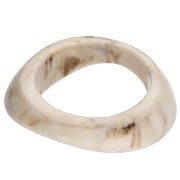 Bracciale a giro spesso e irregolare da 64 mm in resina opaca - Avorio marmorizzato x1