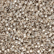 Toho Treasures 1,8 mm TO1T558 - Alluminio zincato x8g