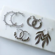 Regalo - Orecchini in acciaio inossidabile - Forma e dimensione casuali x2