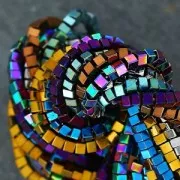 Mini cubetti di ematite mm.1.4 Iris x cm.40