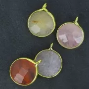 Ciondolo rotondo sfaccettato imitazione gemma 15 mm dorato/Quarzo Rosa x1