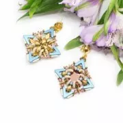 Perline in vetro avec 3 fori forme V AVA® Bead 10x4 mm Chalkwh. Shimmer x10