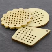 Pendente losanga in legno grezzo da personalizzare 53 mm per punto a croce