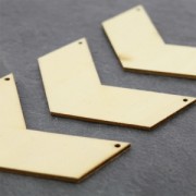 Distanziatore chevron 2 fori in legno grezzo da personalizzare 80x60 mm