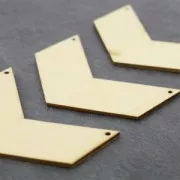 Distanziatore chevron 2 fori in legno grezzo da personalizzare 80x60 mm