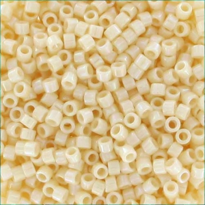 Miyuki Delica 11/0 DB0157 - Opaque Cream AB pacchetto da100g