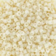 Miyuki Delica 11/0 DB0352 - Mat Opaque Cream pacchetto da 100g