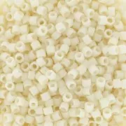 Miyuki Delica 11/0 DB0352 - Mat Opaque Cream pacchetto da 100g