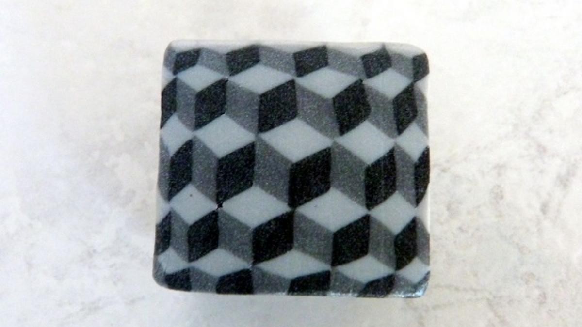 Come creare un effetto 3D con l'argilla polimerica canna? Come creare un effetto 3D con l'argilla polimerica canna?