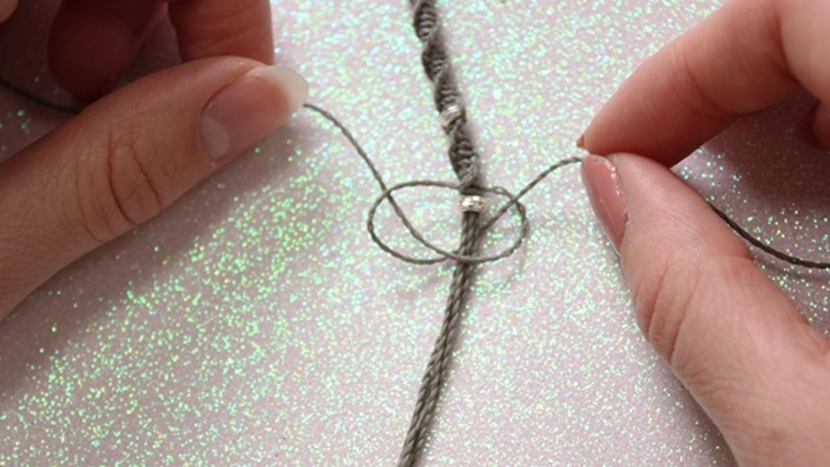 Imparare i diversi nodi di base del macramé