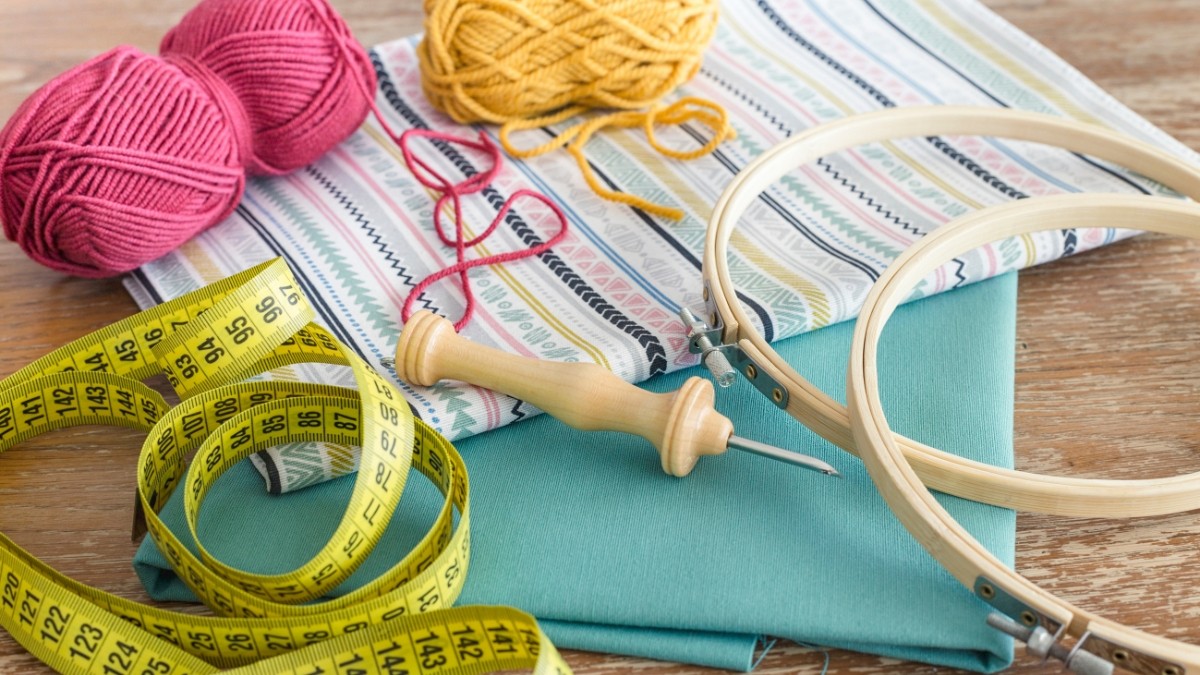 Broderie laine : Quel matériel pour la punch needle ? Broderie laine : Quel matériel pour la punch needle ?