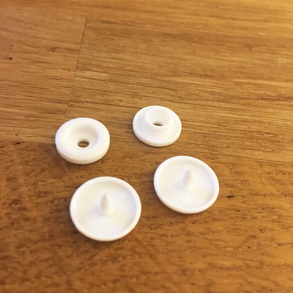 Come mettere uno scatto con le pinze? : Tappa 1