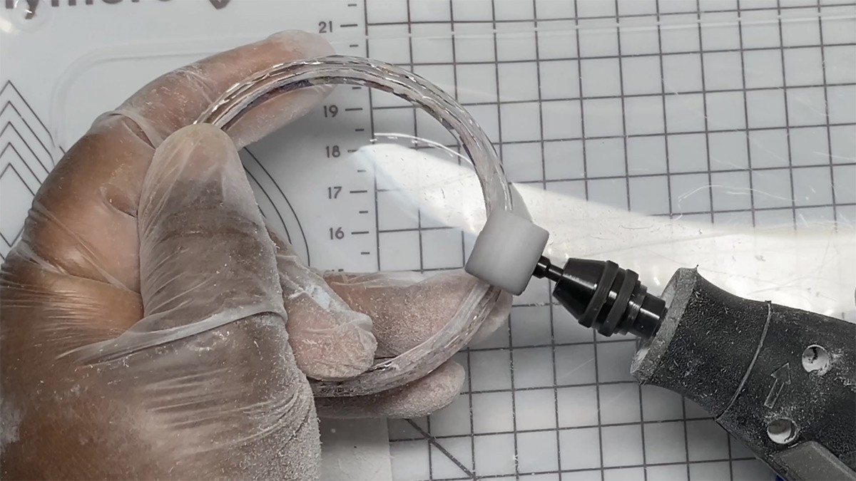 Come si carteggia la resina? : Tappa 2