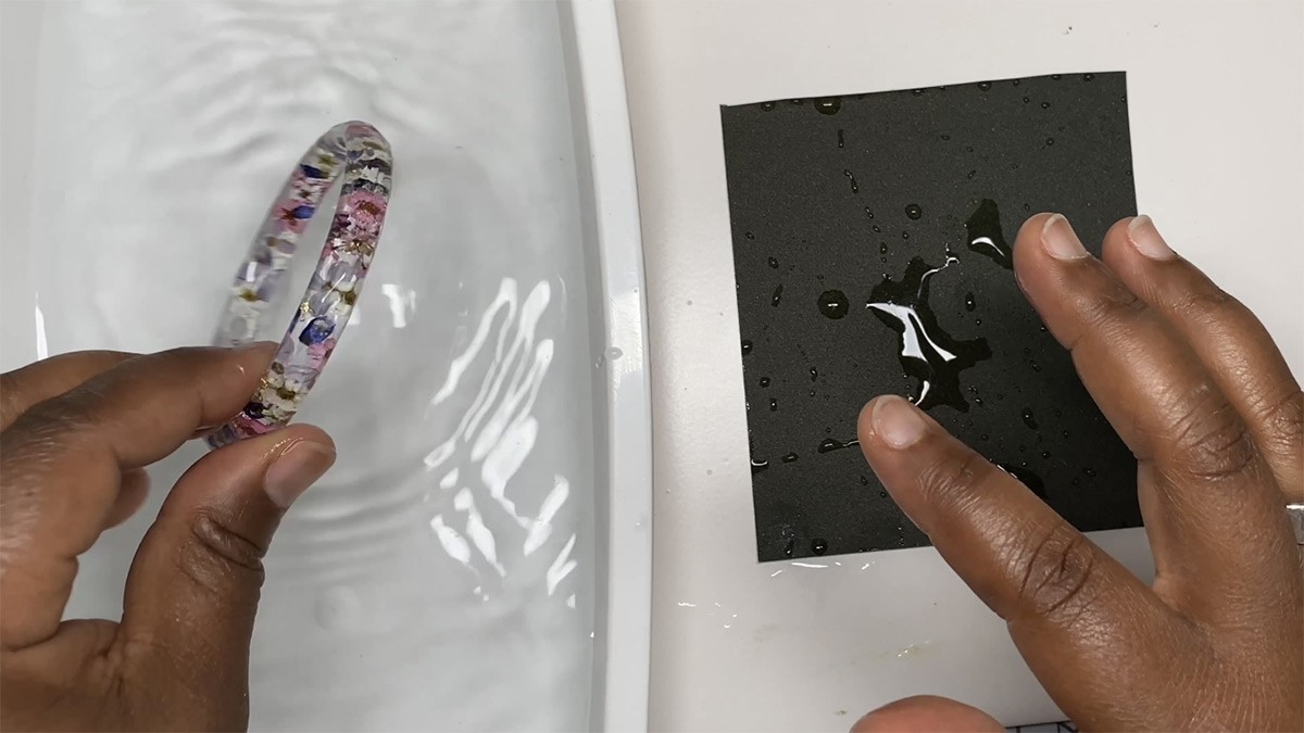 Come si carteggia la resina? : Tappa 5