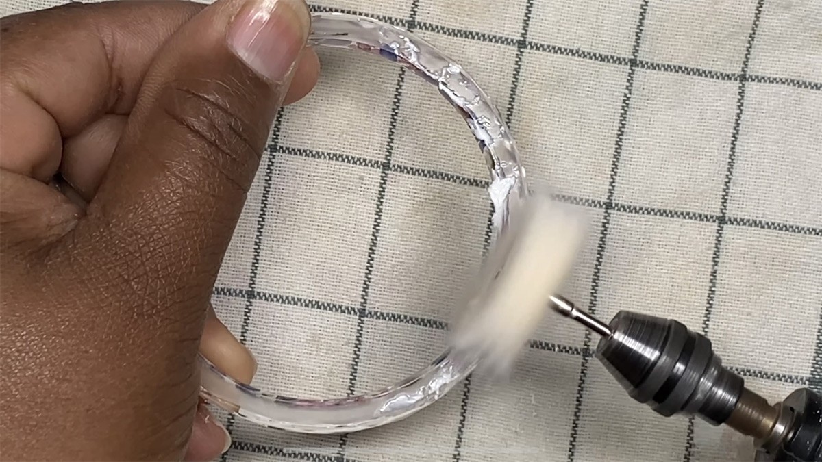 Come si carteggia la resina? : Tappa 8