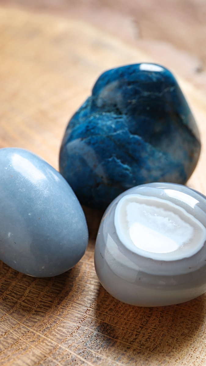 Schema Angelite o anidrite: origini, significato e benefici Schema Angelite o anidrite: origini, significato e benefici