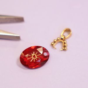 b&eacute;li&egrave;re pour pendentif en cristal