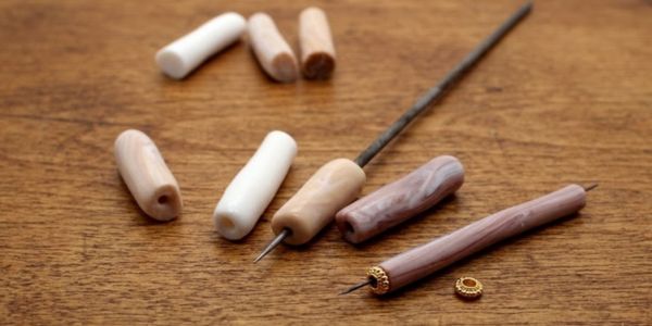 per&ccedil;age perles en polym&egrave;re avant la cuisson