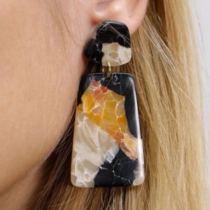 Boucles d'oreilles effet marbre en p&acirc;te polym&egrave;re