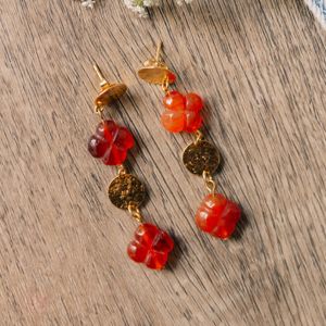 Boucles d'oreilles pendantes en trèfle Cornaline