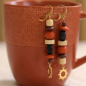 boucles d'oreilles pendantes en bois