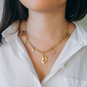 collier charms tendance