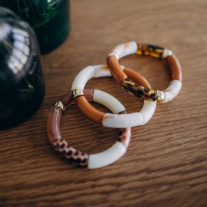bracelet perles tubes en résine DIY