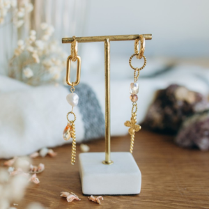 boucles d'oreilles asymétriques avec breloques acier inox