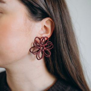 boucles d'oreilles tissées en raphia