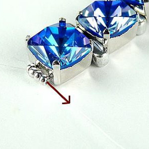 Bracciale Eléonore in perle PureCrystal e perle di vetro di Puca : Tappa 9