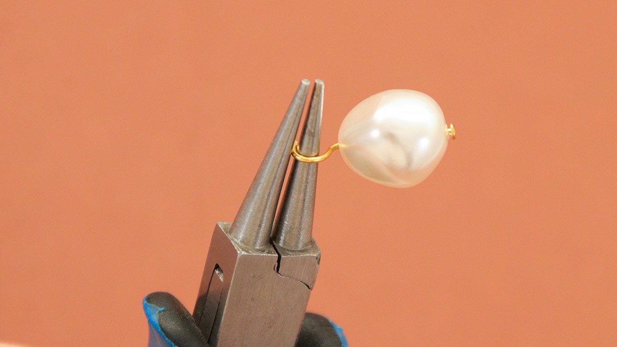 Orecchini barocchi con perle PureCrystal e foglia d'oro : Tappa 3