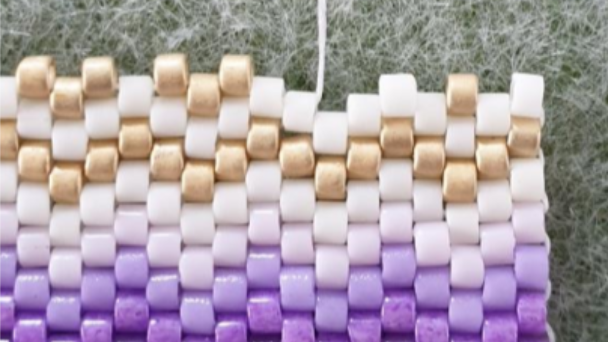 Bracciale a trama peyote con perle Miyuki Delicas 11/0 con inserto PureCrystal Crystal Mesh Strass : Tappa 2