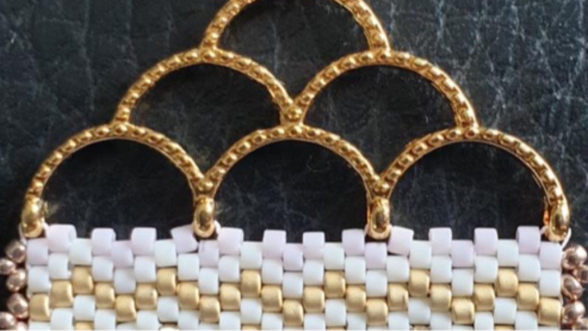 Bracciale a trama peyote con perle Miyuki Delicas 11/0 con inserto PureCrystal Crystal Mesh Strass : Tappa 9