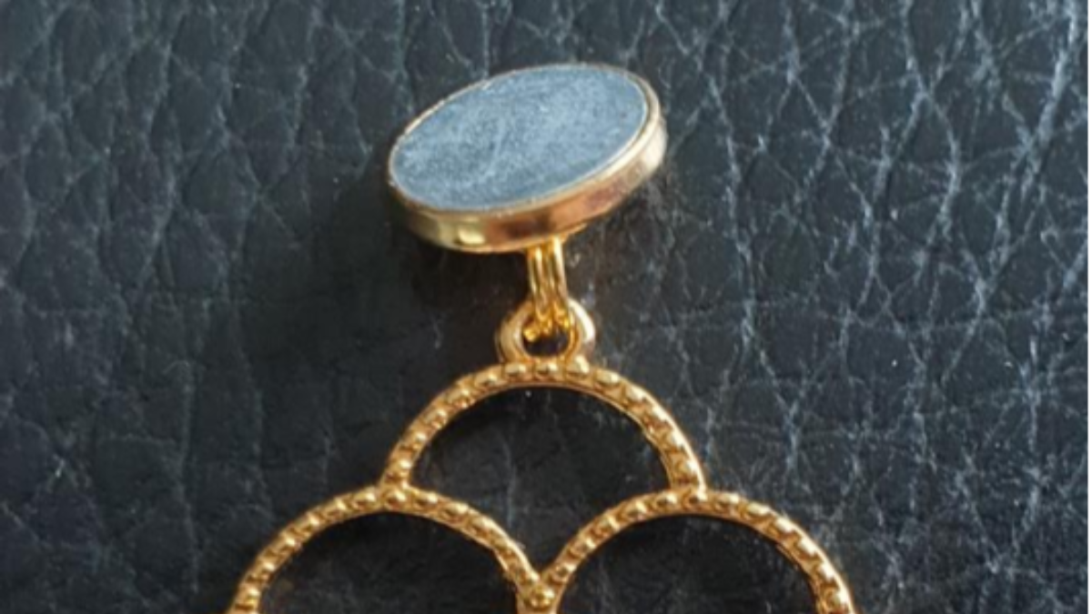 Bracciale a trama peyote con perle Miyuki Delicas 11/0 con inserto PureCrystal Crystal Mesh Strass : Tappa 10