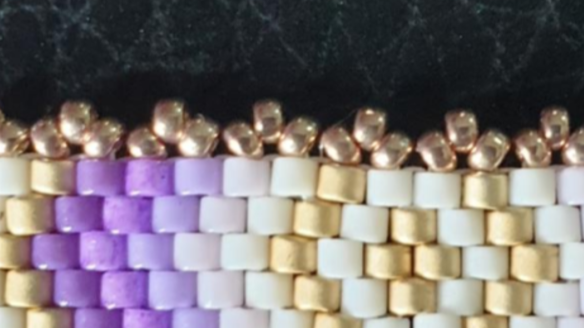 Bracciale a trama peyote con perle Miyuki Delicas 11/0 con inserto PureCrystal Crystal Mesh Strass : Tappa 11