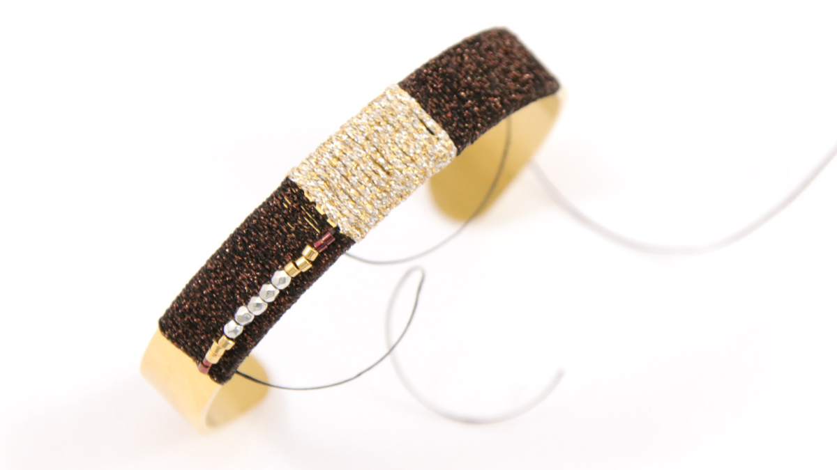 Bracciale chic Miyuki perline e fili d'oro in acciaio inossidabile lucido : Tappa 5