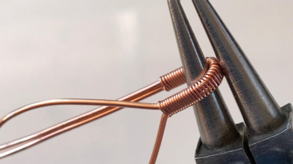 Set di pendenti in pietra preziosa con filo di rame : Tappa 12